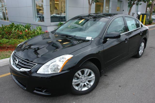 Nissan Altima 2012 photo 1
