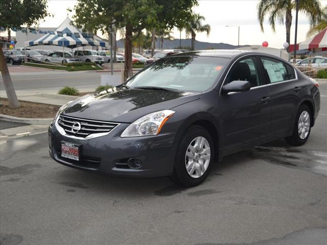 Nissan Altima 2012 photo 1