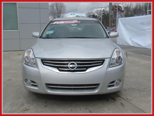 Nissan Altima 2012 photo 1