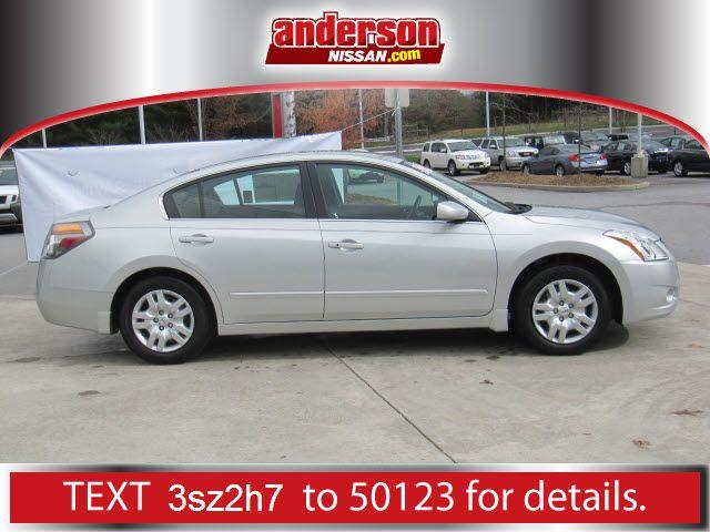 Nissan Altima 2012 photo 2