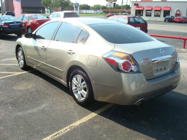 Nissan Altima 2012 photo 1