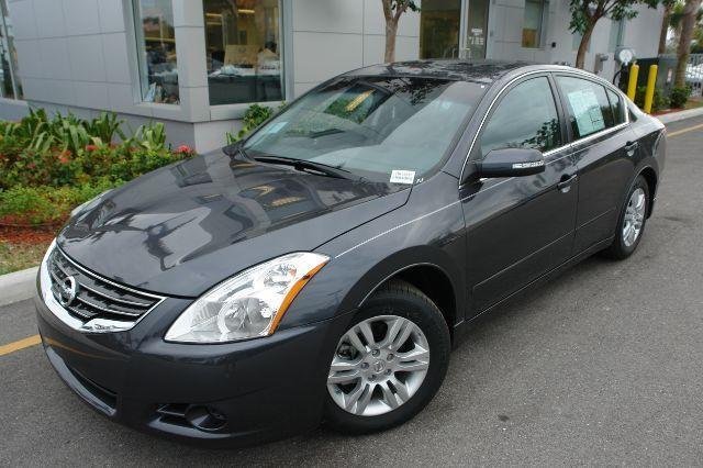 Nissan Altima 2012 photo 1
