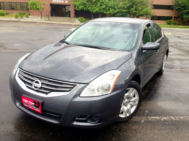 Nissan Altima 2012 photo 2