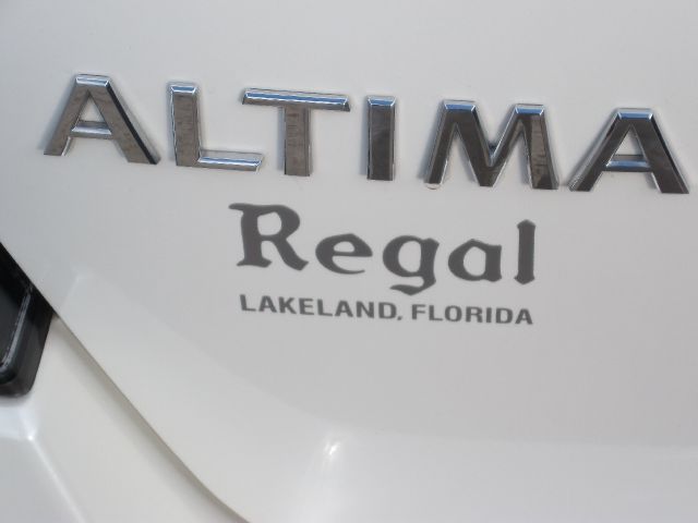 Nissan Altima 2012 photo 2