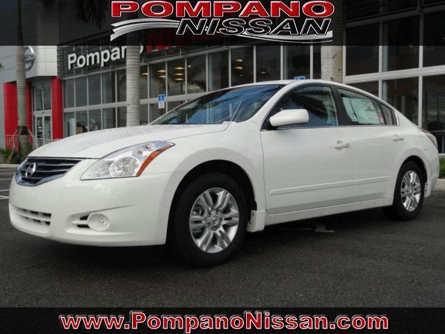 Nissan Altima Pickupslt Quad Cab SWB 4WD 4x4 Truck Sedan