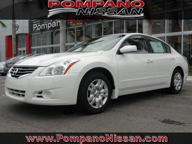 Nissan Altima Pickupslt Quad Cab SWB 4WD 4x4 Truck Sedan