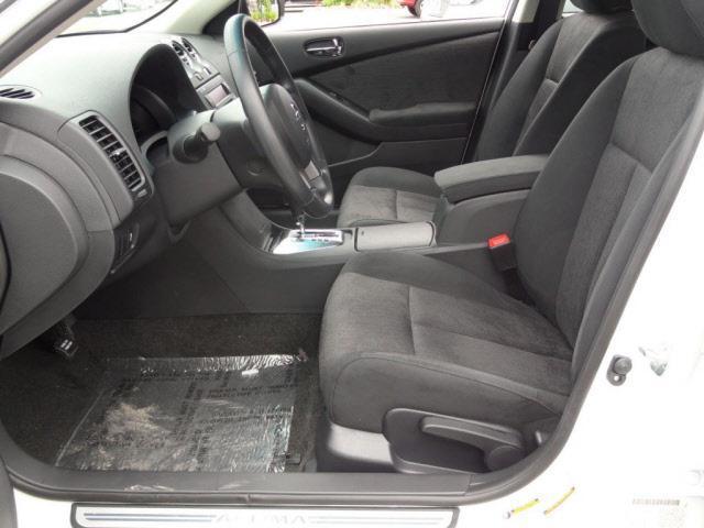 Nissan Altima 2012 photo 2