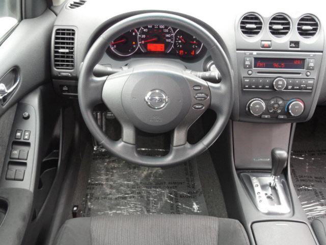 Nissan Altima 2012 photo 4