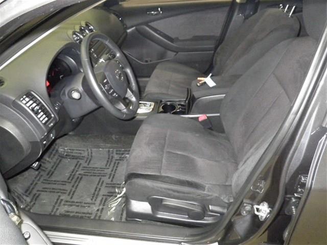 Nissan Altima 2012 photo 2