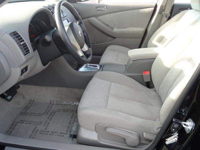 Nissan Altima 2012 photo 2