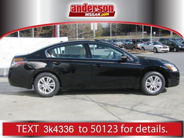Nissan Altima 2012 photo 2