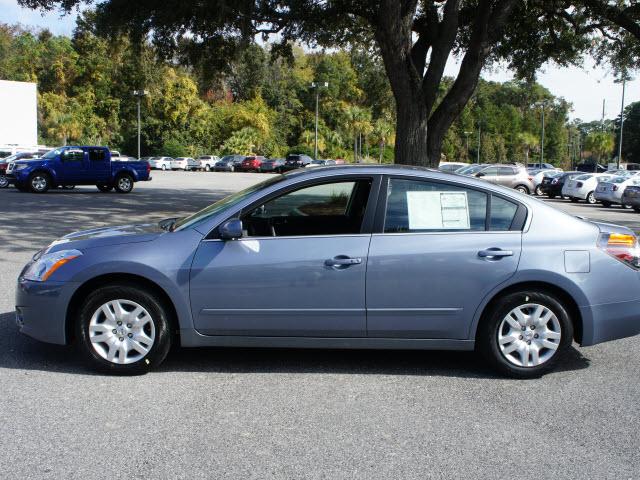 Nissan Altima 2012 photo 1