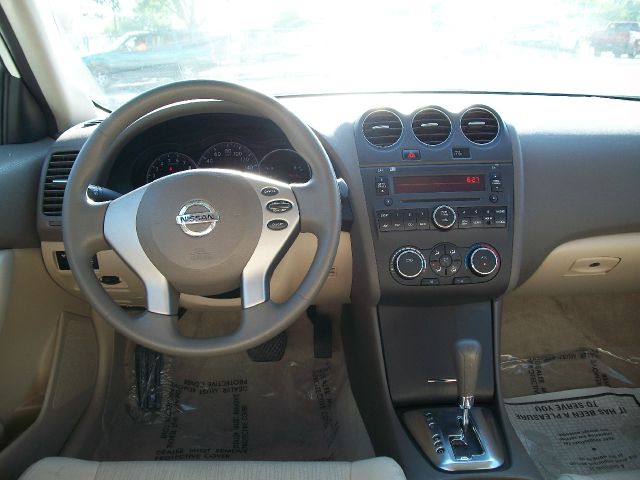 Nissan Altima 2012 photo 17