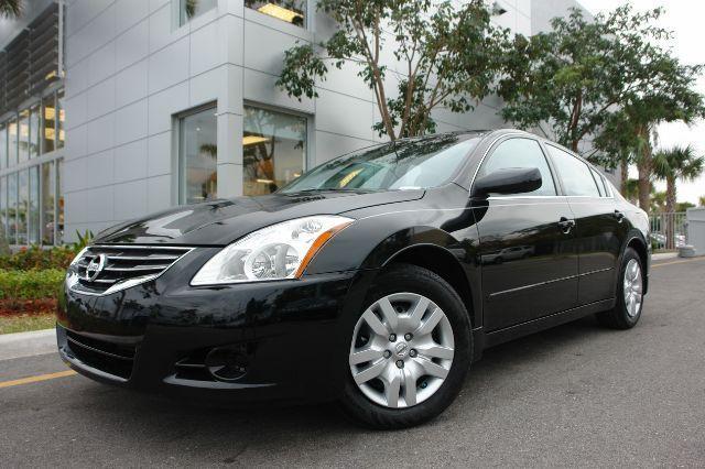 Nissan Altima Pickupslt Quad Cab SWB 4WD 4x4 Truck Sedan