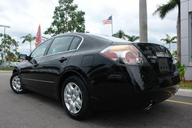 Nissan Altima 2012 photo 1