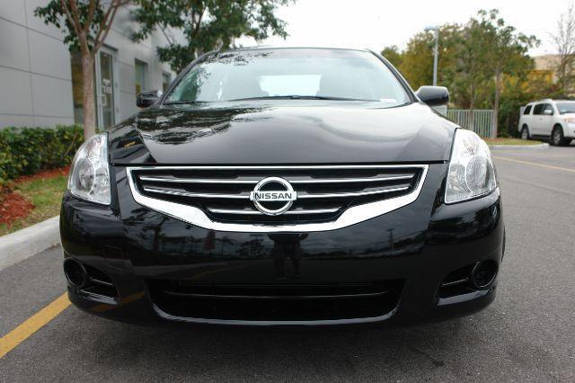Nissan Altima 2012 photo 2