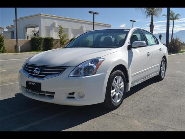 Nissan Altima 2012 photo 1