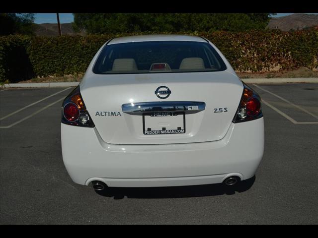 Nissan Altima 2012 photo 4