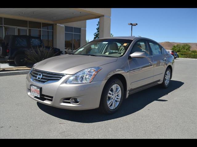 Nissan Altima 2012 photo 1