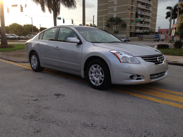 Nissan Altima 2012 photo 1