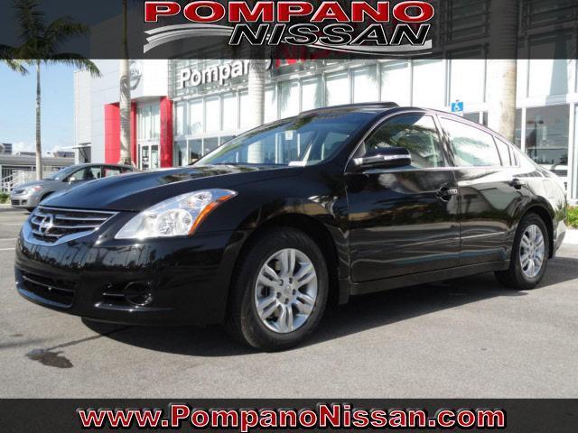 Nissan Altima Pickupslt Quad Cab SWB 4WD 4x4 Truck Sedan