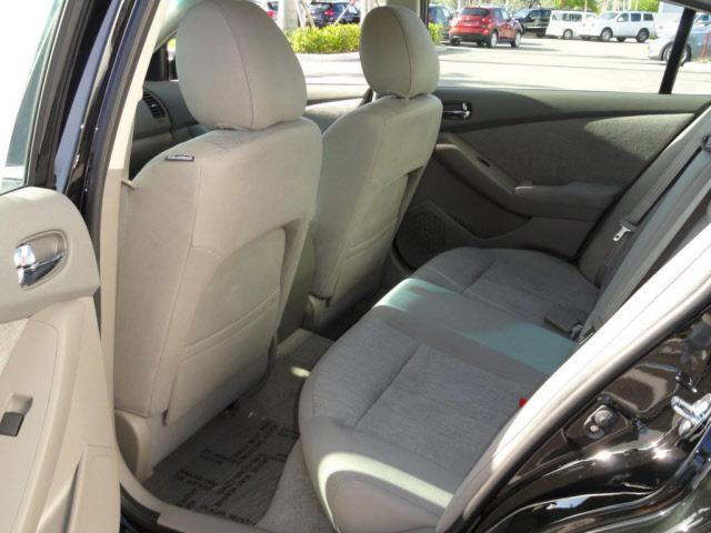 Nissan Altima 2012 photo 3