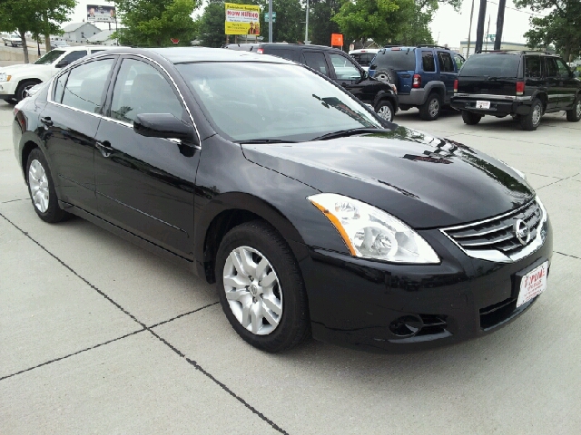Nissan Altima 2012 photo 2