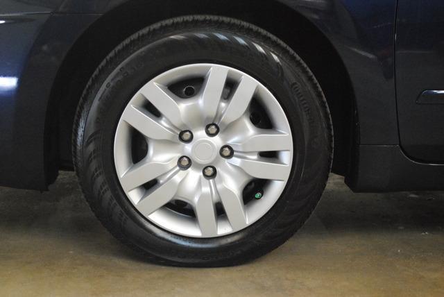 Nissan Altima Pickupslt Quad Cab SWB 4WD 4x4 Truck Sedan