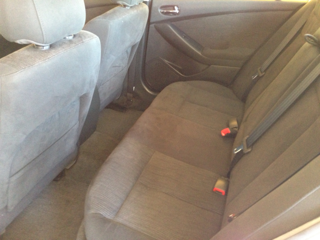 Nissan Altima Pickupslt Quad Cab SWB 4WD 4x4 Truck Sedan