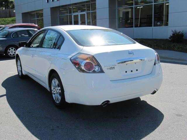 Nissan Altima 2012 photo 3