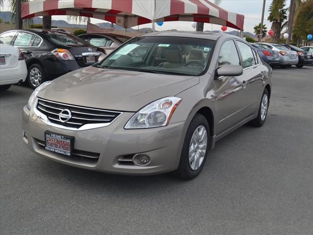 Nissan Altima 2012 photo 1