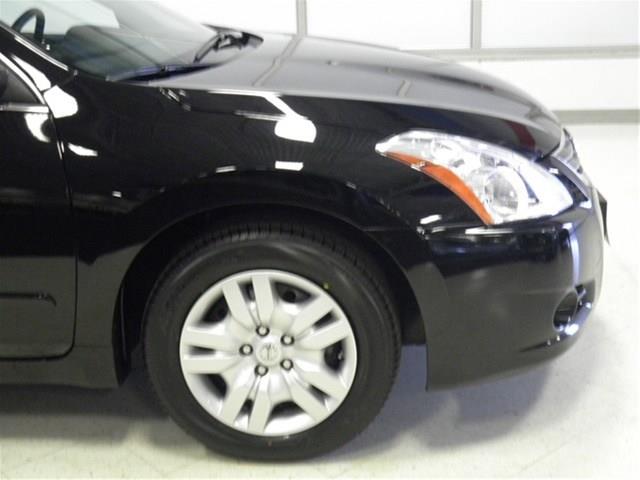 Nissan Altima 2012 photo 18