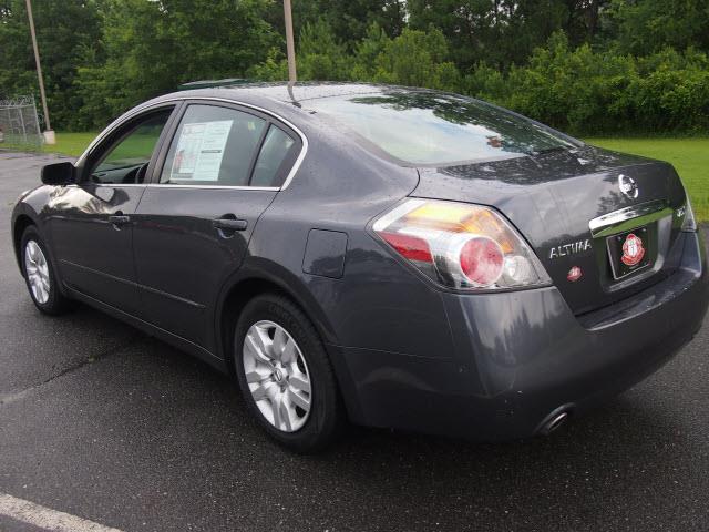 Nissan Altima 2012 photo 2