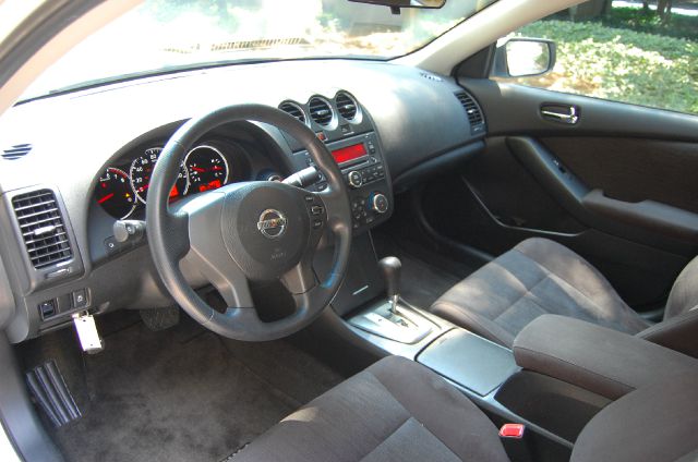 Nissan Altima Pickupslt Quad Cab SWB 4WD 4x4 Truck Sedan