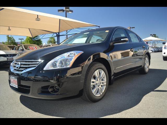 Nissan Altima 2012 photo 1
