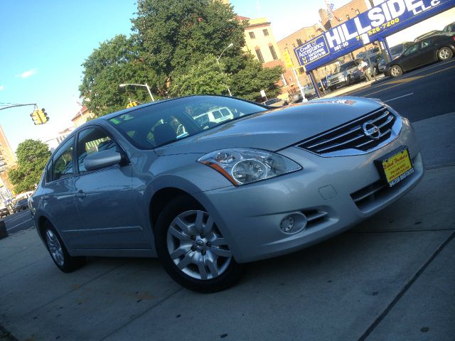 Nissan Altima 2012 photo 1
