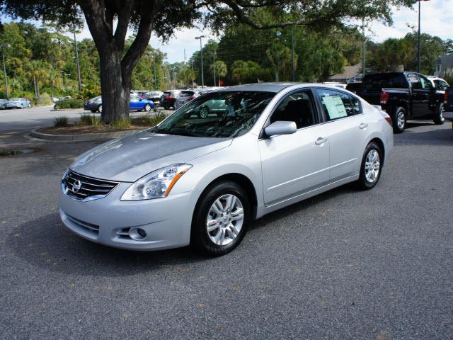 Nissan Altima Pickupslt Quad Cab SWB 4WD 4x4 Truck Sedan