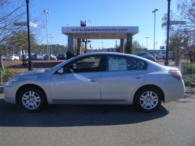 Nissan Altima Unknown Sedan