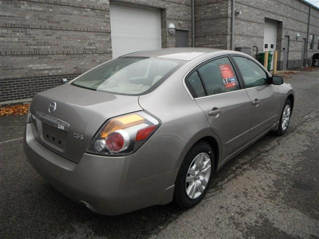 Nissan Altima 2012 photo 2
