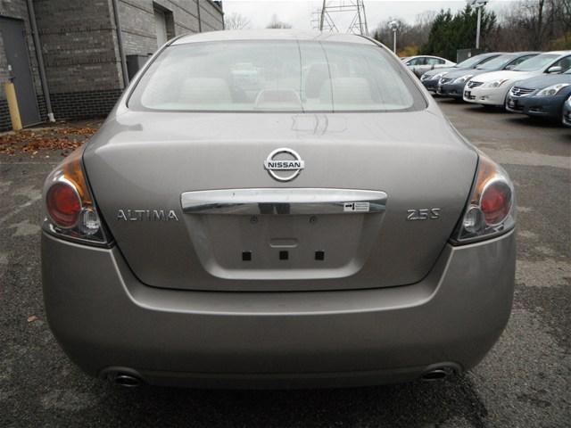 Nissan Altima 2012 photo 3