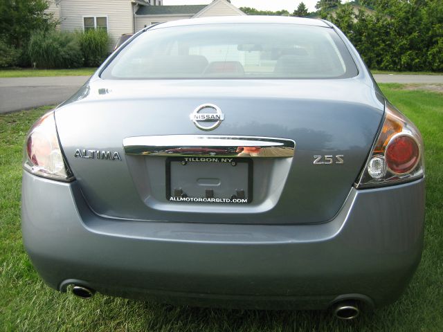 Nissan Altima Pickupslt Quad Cab SWB 4WD 4x4 Truck Sedan