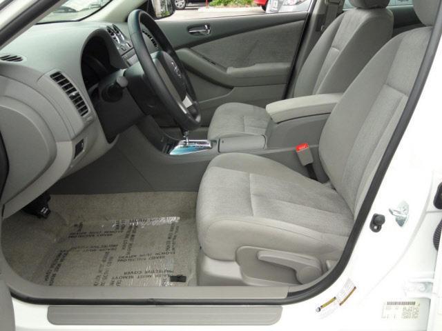 Nissan Altima 2012 photo 2