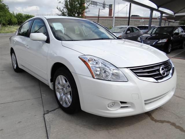 Nissan Altima GS-R Sedan