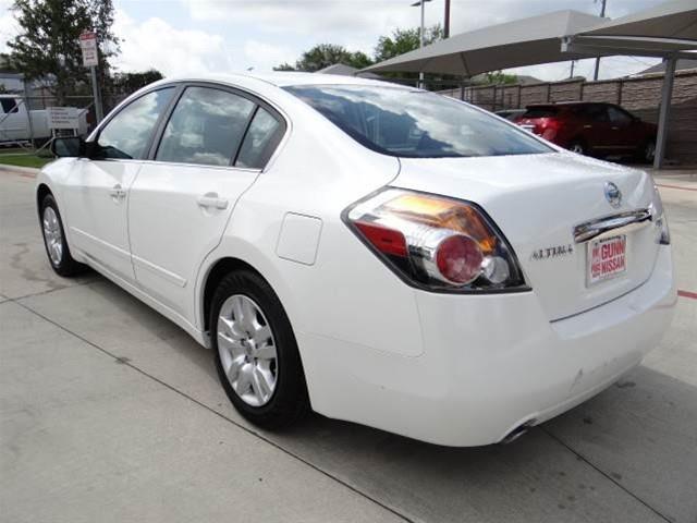 Nissan Altima 2012 photo 1