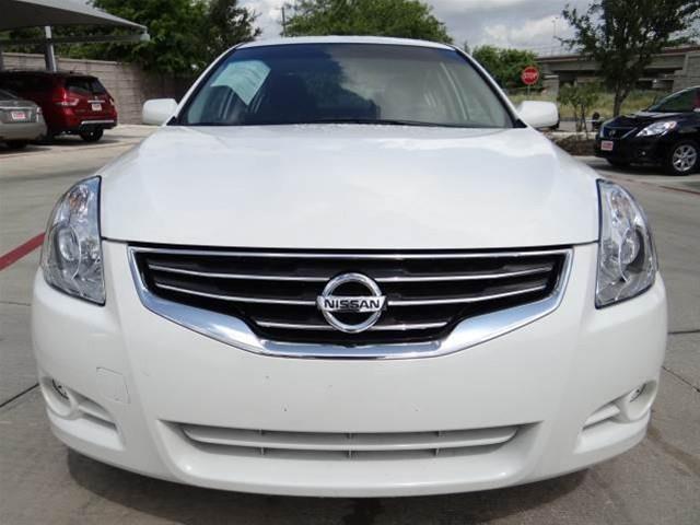 Nissan Altima 2012 photo 4