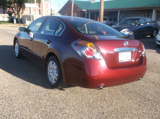 Nissan Altima 2012 photo 2