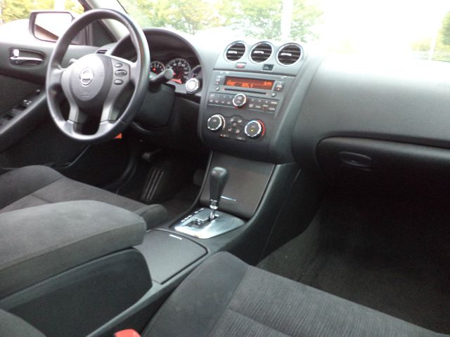 Nissan Altima 2012 photo 1