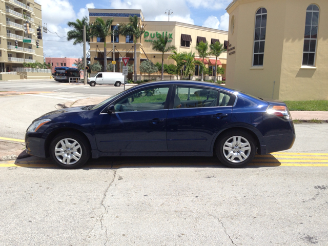 Nissan Altima 2012 photo 2