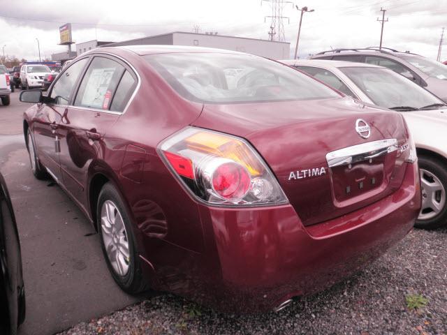 Nissan Altima 2012 photo 1