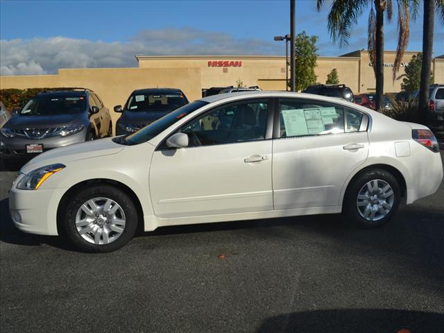 Nissan Altima 2012 photo 2